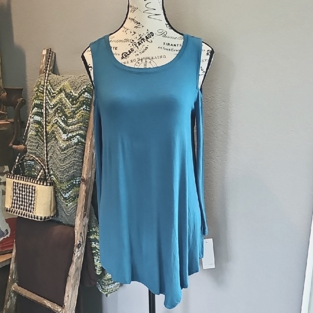 NWT FEVER COLD SHOULDER ASYMMETRICAL  TOP